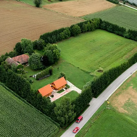 Semesterbostad House Jas-mar Radoslavci